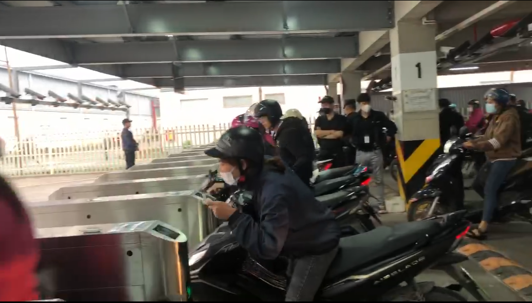 The Sowell Technology Vietnam License Plate Recognition System is applied in the Vietnam factory area, with over 7000 people passing through the gates and accurate and stable recognition